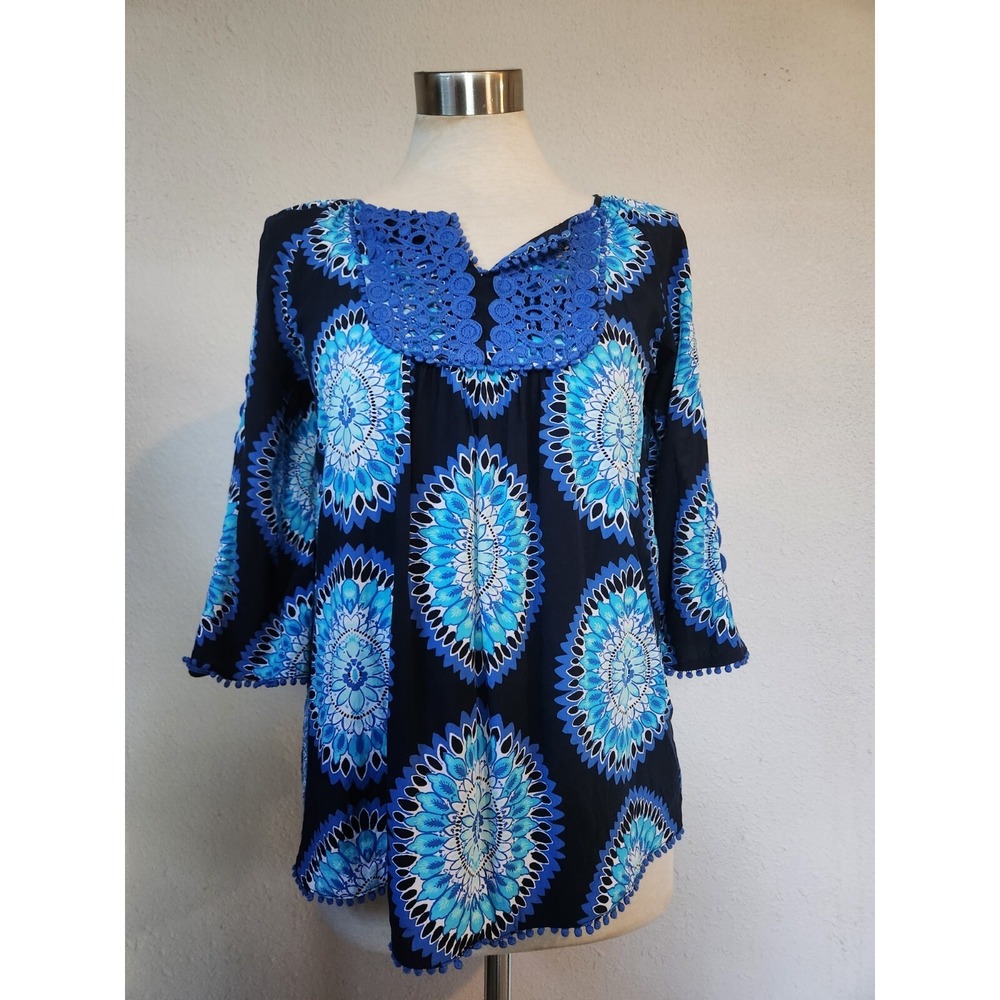 Crown & Ivy Long Sleeve Blue Pattern V Neck Womens Petite Small
